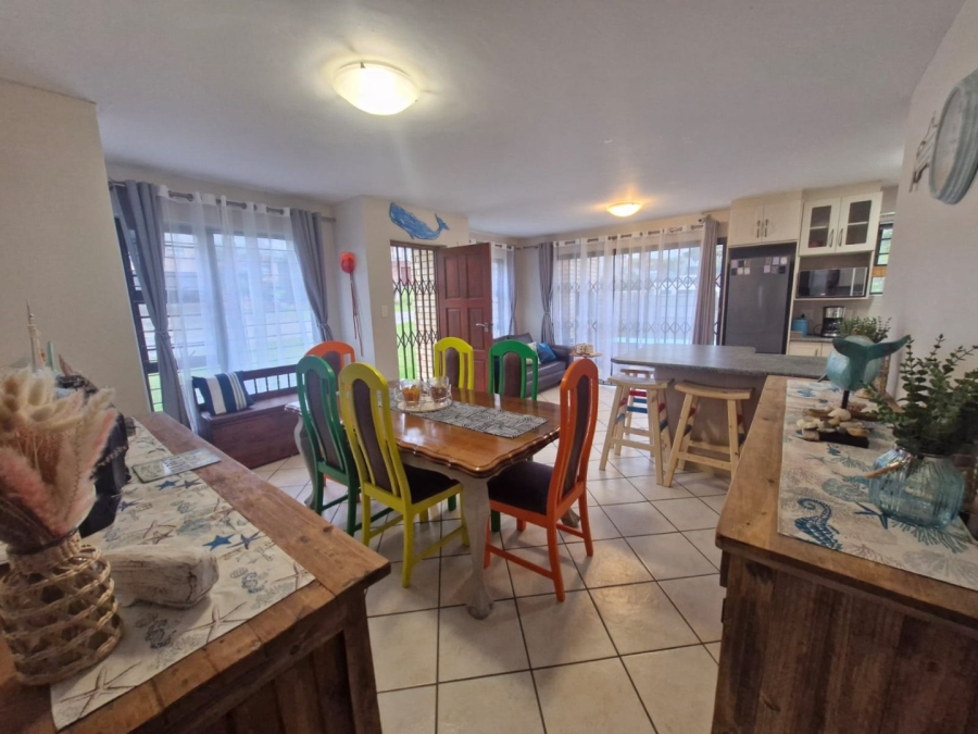To Let 3 Bedroom Property for Rent in Wavecrest Eastern Cape